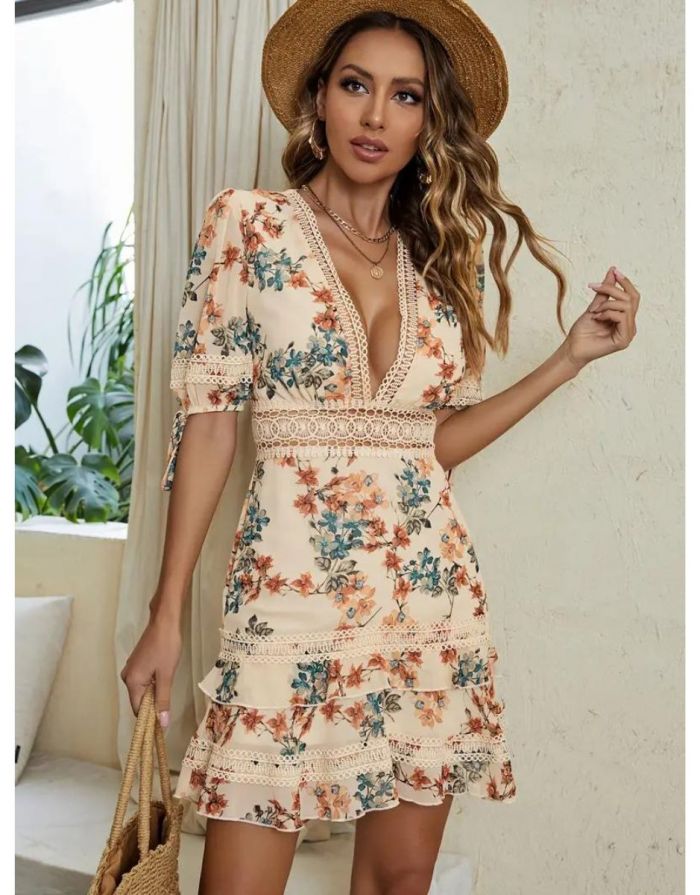 Vestido Estampado Floral com Decote em V Manga Curta