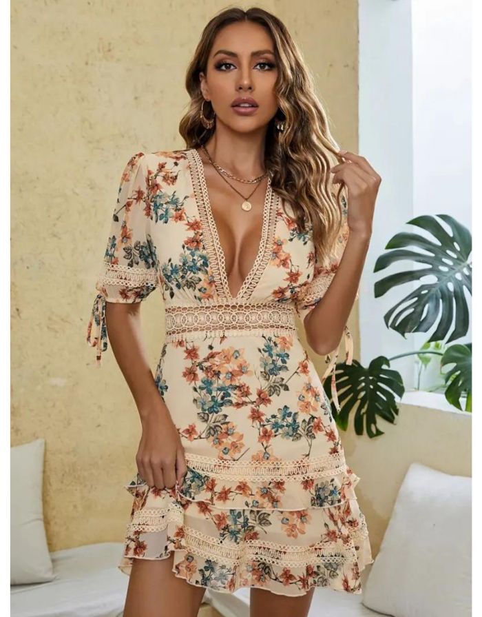 Vestido Estampado Floral com Decote em V Manga Curta