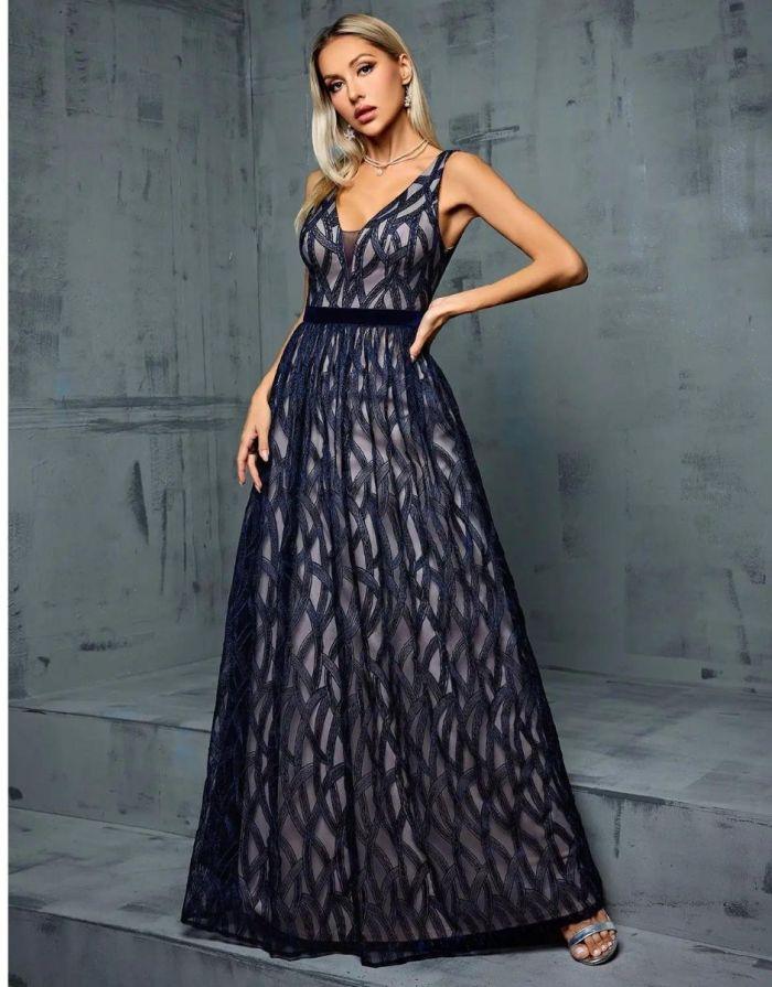 Vestido Preto Longo Saia Grande De Renda Bordada