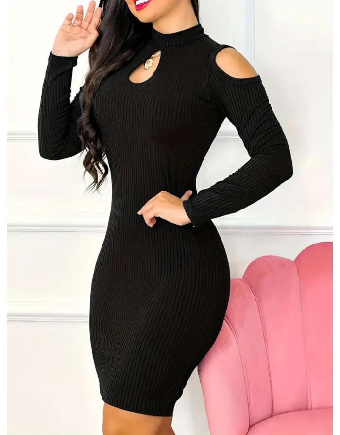 Vestido Preto Recorte Ombros