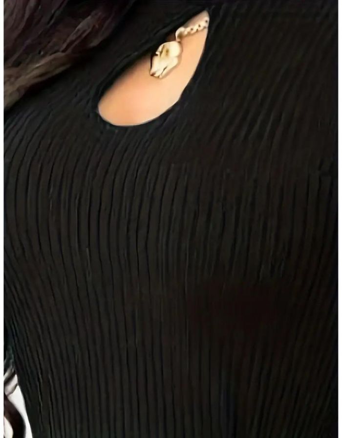 Vestido Preto Recorte Ombros