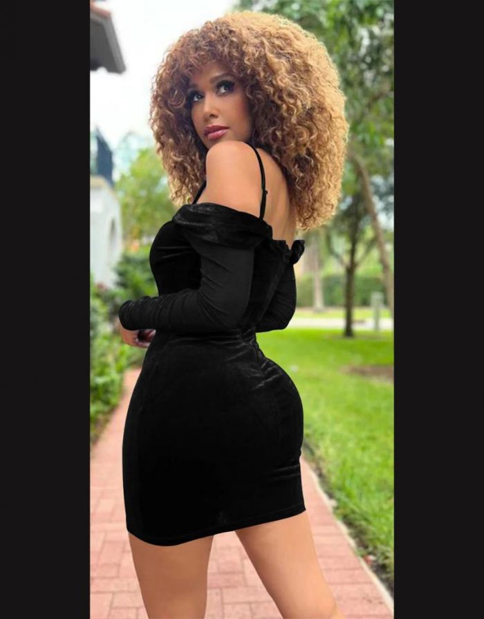 Vestido Preto Veludo Off Ombro Manga Longa