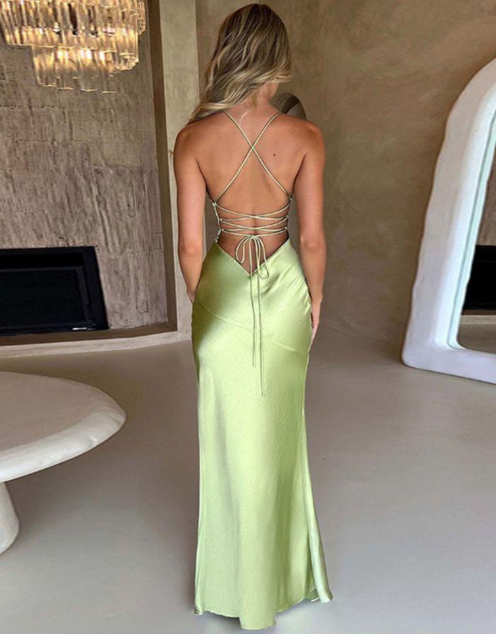 Vestido Verde Longo de Cetim Decote em V Costa Aberta