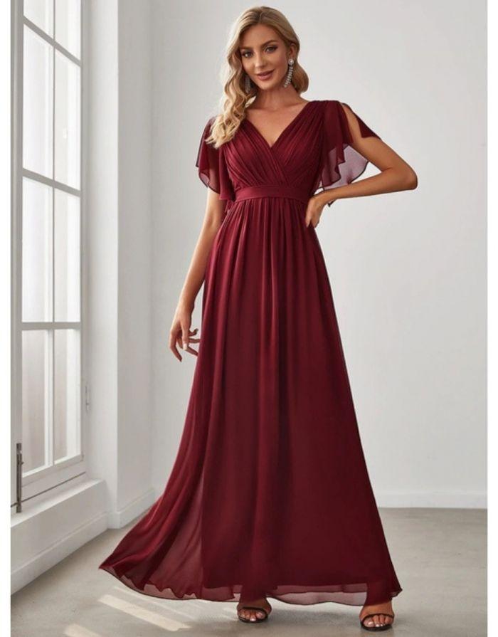 Vestido Vinho Borgonha Longo Manga Curta Decote em V Chiffon