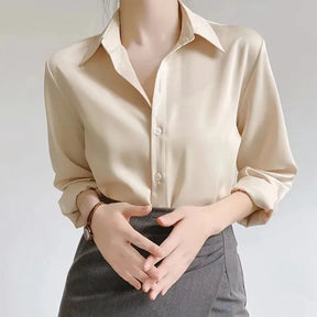 Camisa Feminina de Cetim Minimalista