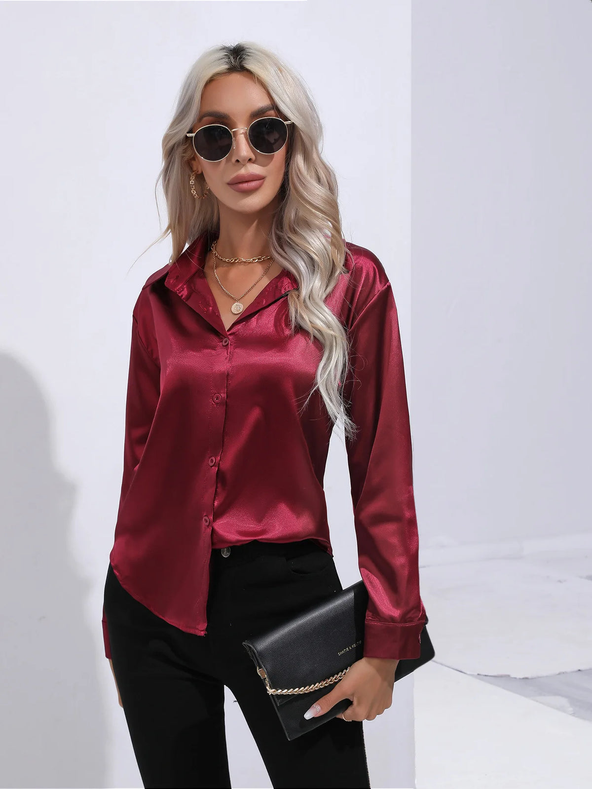 Camisa de Cetim Clássica com Lapela