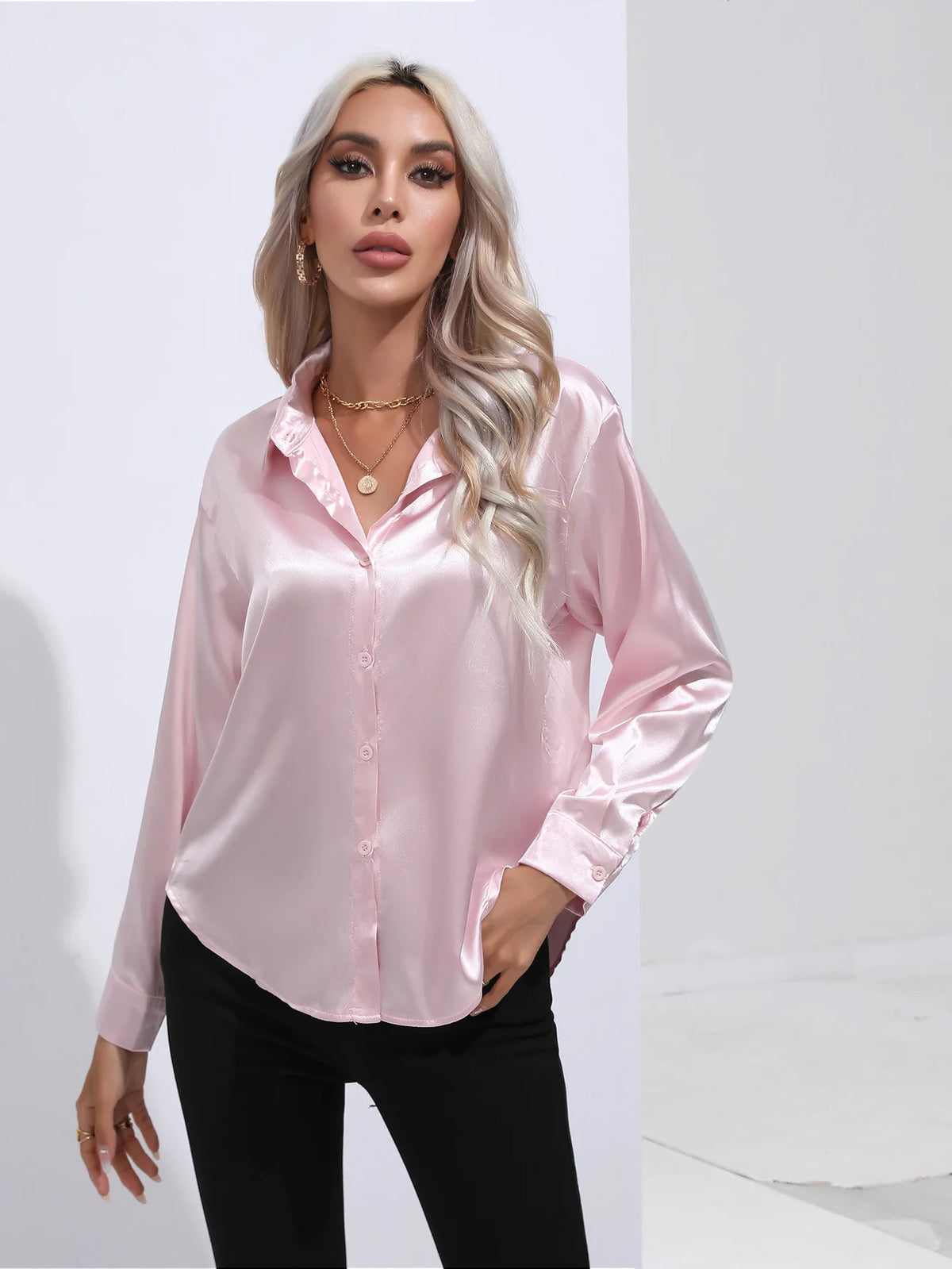 Camisa de Cetim Clássica com Lapela