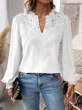 Blusa Rendada com Decote em V