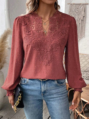 Blusa Rendada com Decote em V