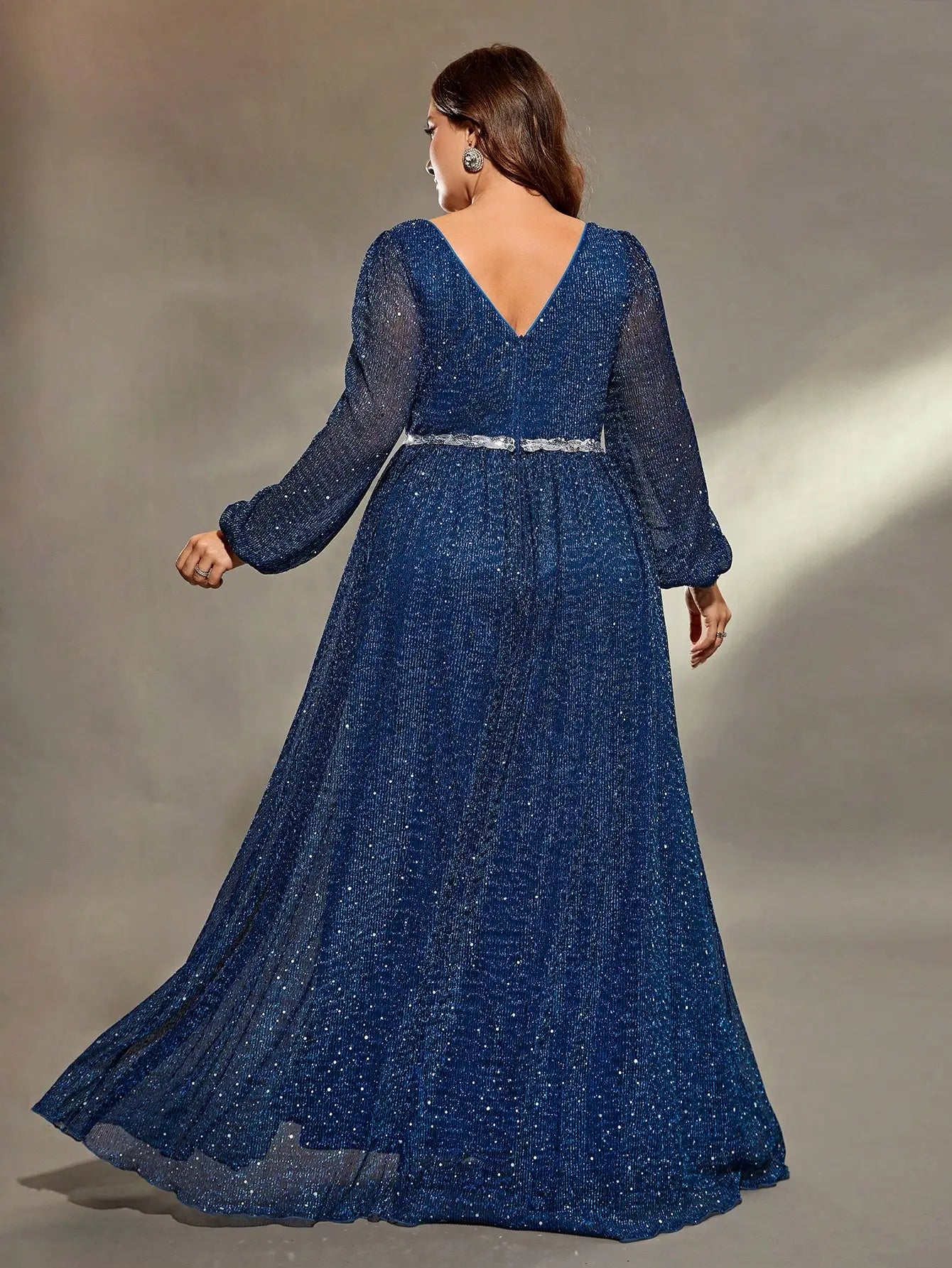 Vestido Azul Longo Plus Size Decote em V  Manga Longa Lanterna