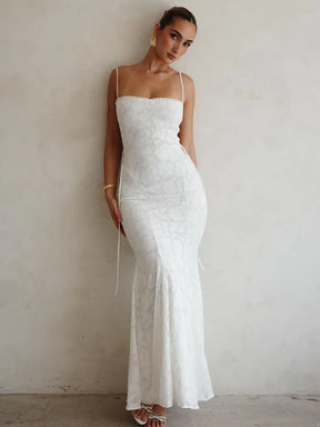 Vestido Longo Branco em Renda com Alças Finas