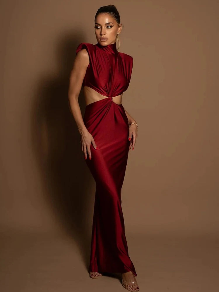 Vestido Longo Gola Alta Sem Mangas Recortes Vazados