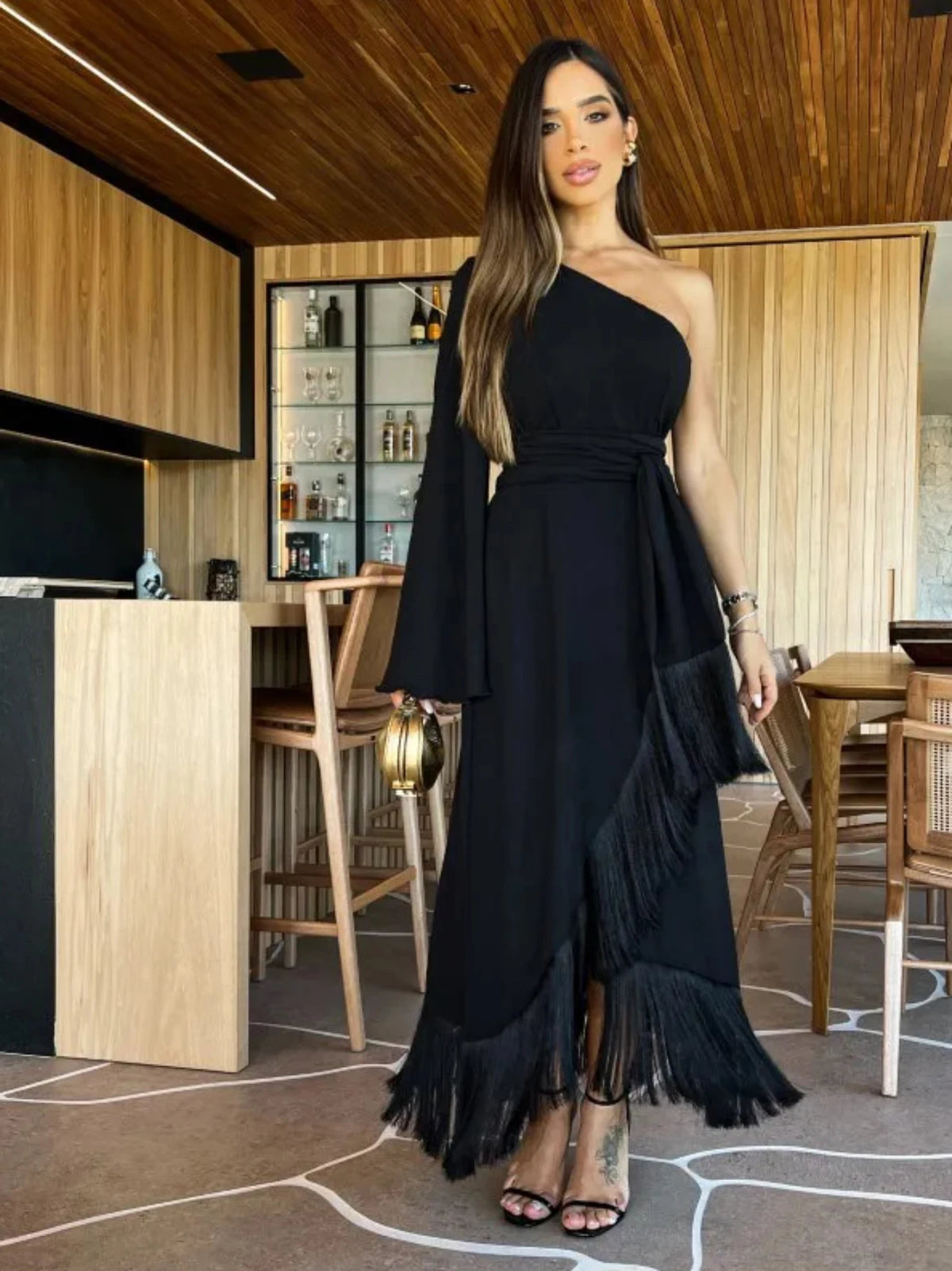 Vestido Maxi Ombro Único com Babados