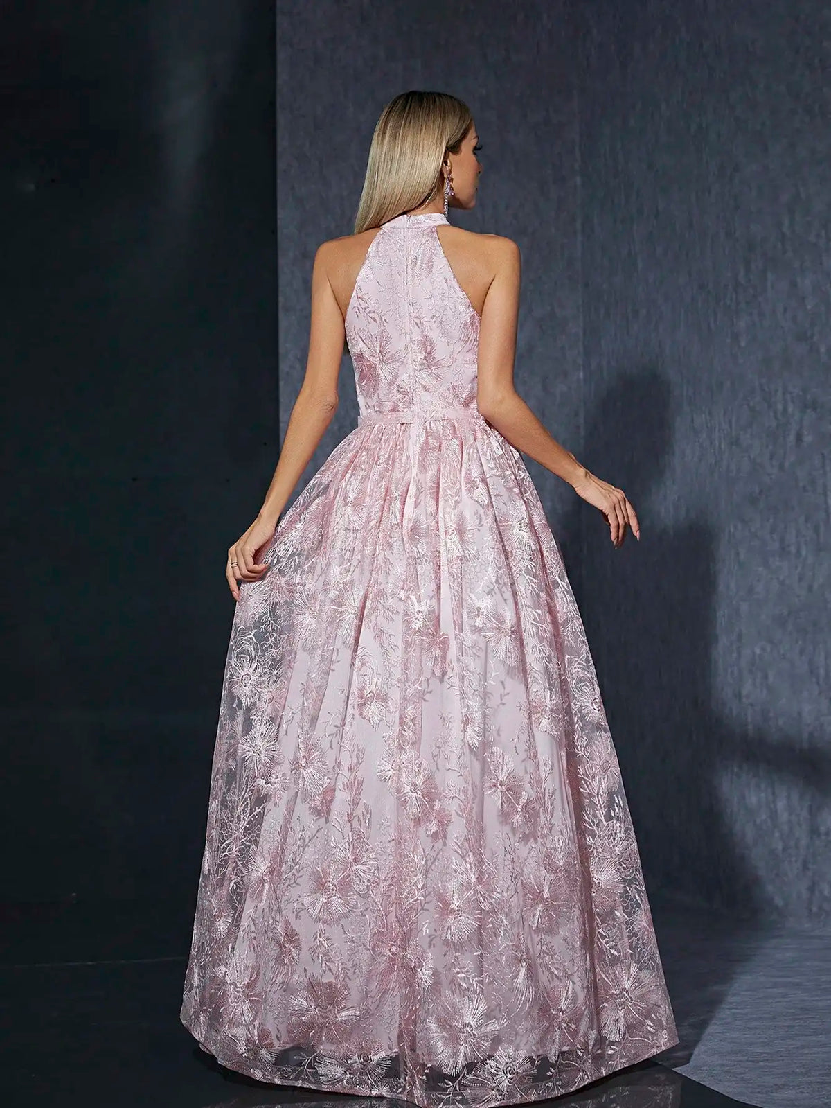 Vestido Rosa Longo Gola Alta Renda Bordada