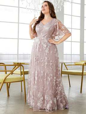 Vestido Rosa Longo Plus Size de Manga Curta Bordado em Renda