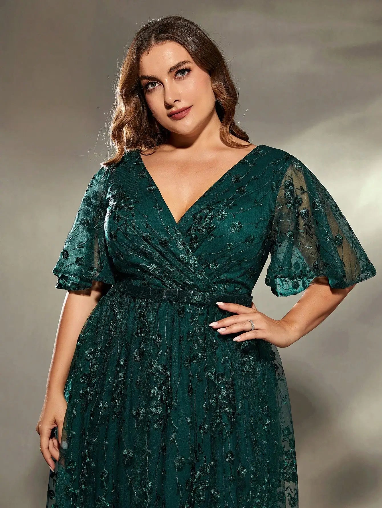 Vestido Verde Escuro Longo Plus Size Renda Bordada