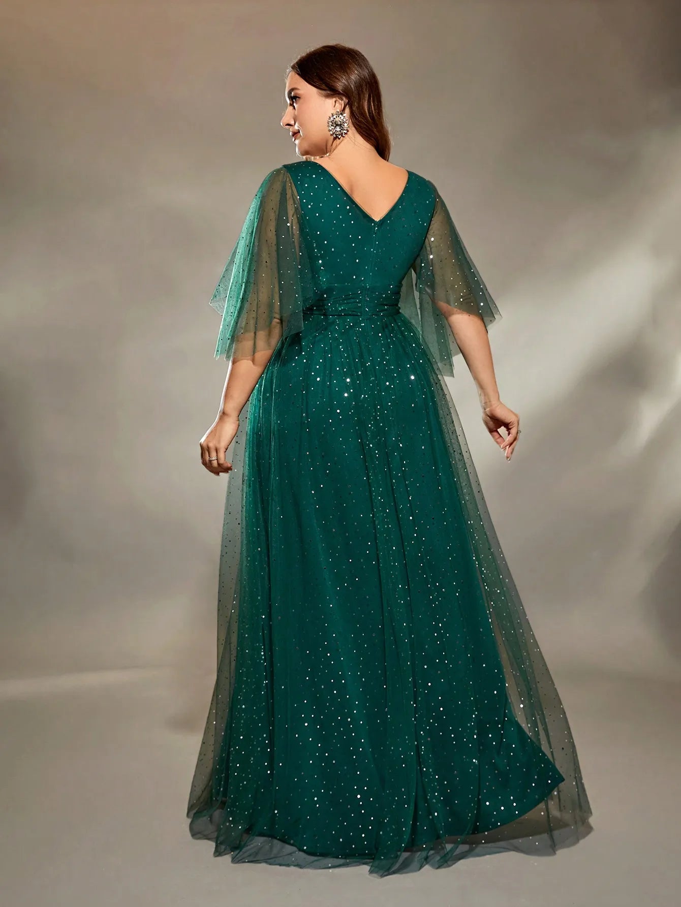 Vestido Verde Longo Plus Size Decote em V Cruz