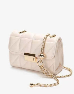 Bolsa Off White Feminina Treliça Pequena Tiracolo Matelassê