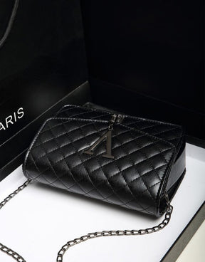 Bolsa Preta Feminina Pequena Corrente Tiracolo Matelassê