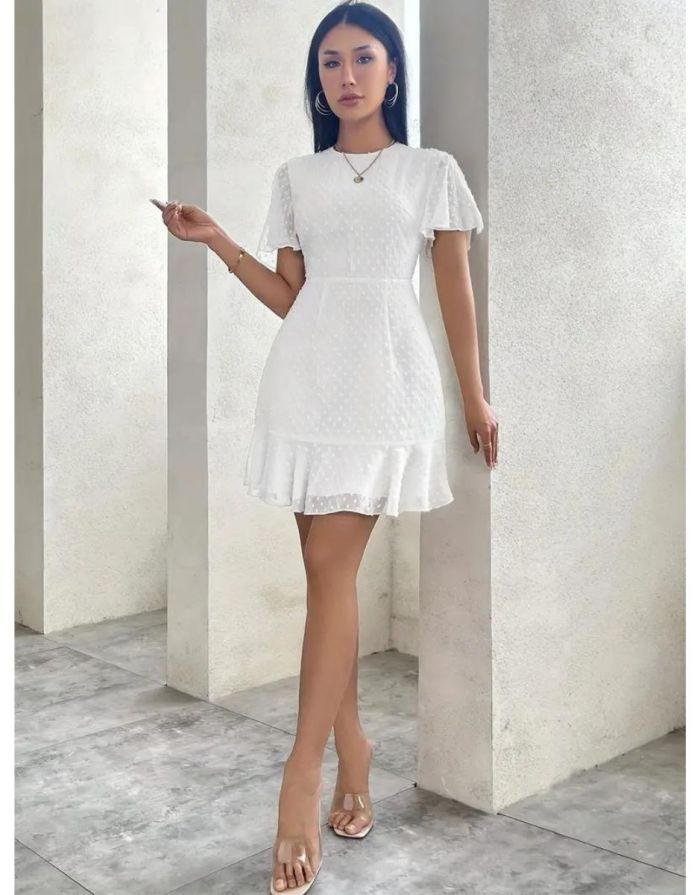 Vestido Branco Babado de Bolinhas Manga Curta