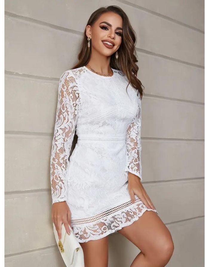 Vestido Branco Renda Manga longa Gola Redonda