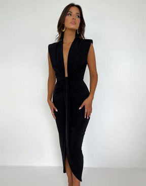 Vestido Preto Midi Plissado Decote em V Profundo