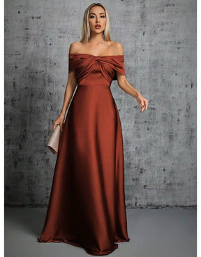Vestido Terracota Longo De Cetim Plissado Gola De Linha